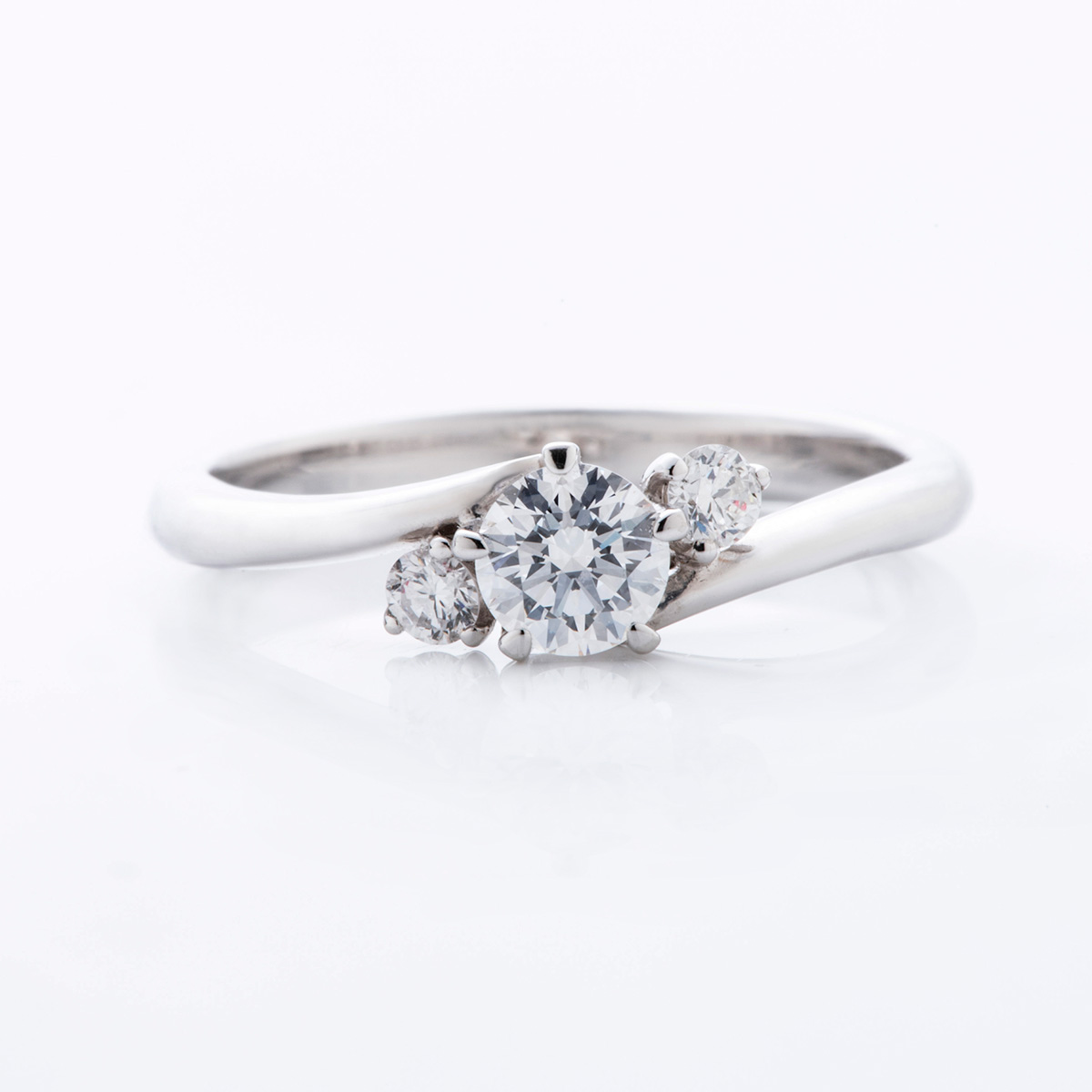 ブライダル | 福井の婚約指輪・結婚指輪 ジュエリー・スカラベ | 宝石、婚約指輪（エンゲージリング）結婚指輪（マリッジリング）の販売